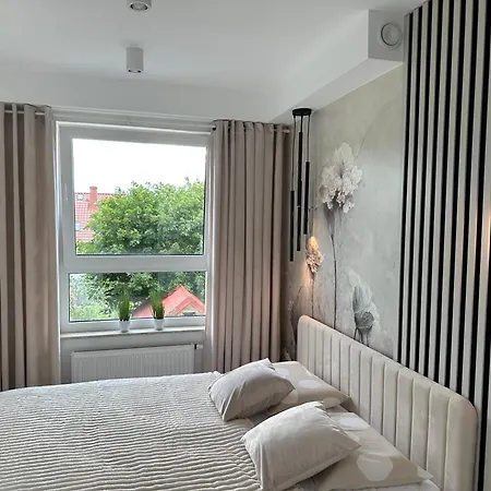 Daire Nowy Z Dwoma Sypialniami I Garazem