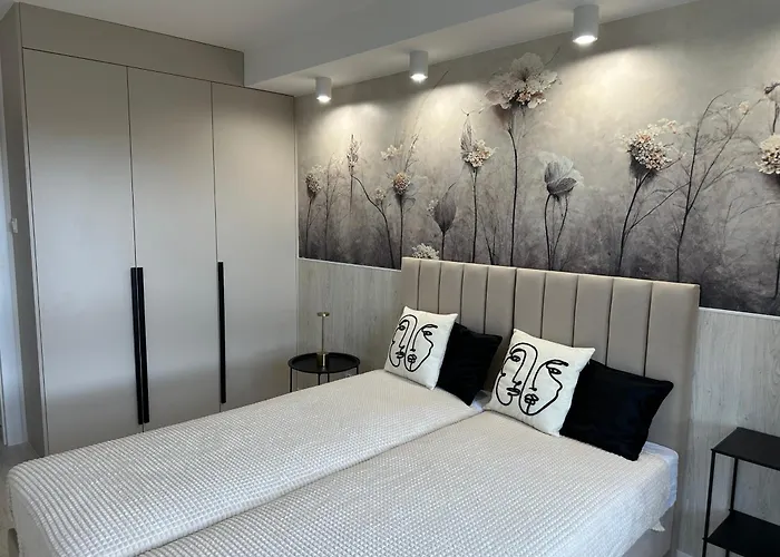 Nowy Z Dwoma Sypialniami I Garazem *